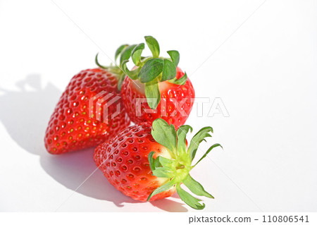 Strawberry (Benitama) 110806541