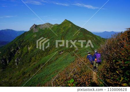 從尼貝索土山前往天狗山的登山者 110806628