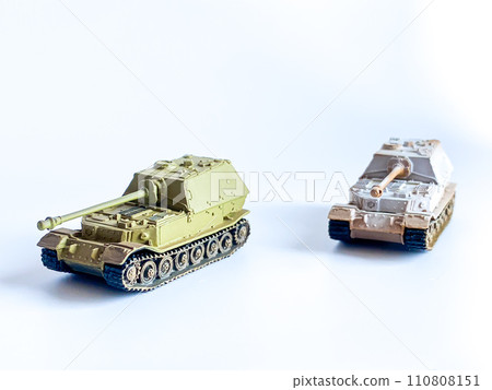 World war 2 tank model toy isolated on white background World war 2 tank model toy isolated on white background 110808151