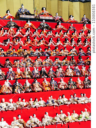 Katsuura Big Hinamatsuri: Surprise! Lots of Hina dolls! 110808381