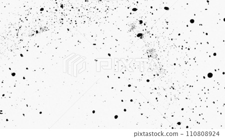 白色背景上的模糊插圖，帶有黑色噴霧，如水滴 110808924