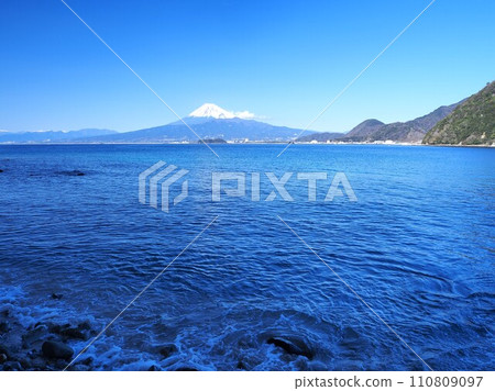 靜岡縣駿河灣對面的富士山(內浦茂)1月 靜岡縣駿河灣對面的富士山(內浦茂)1月 110809097
