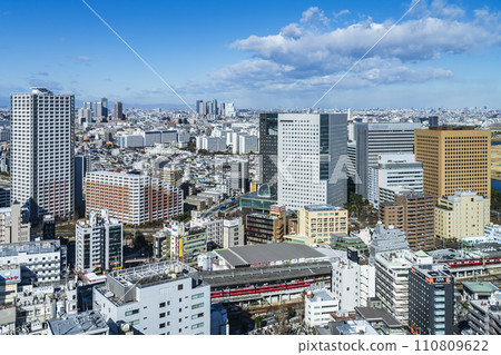 Urban scenery in front of Kawasaki station [Kanagawa prefecture Kawasaki city] 110809622