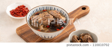 shiitake mushroom chicken soup shiitake mushroom chicken soup shiitake mushroom チキン 110810702