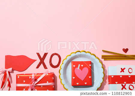 Festive accessories for the party, for Valentine's Day 110812903