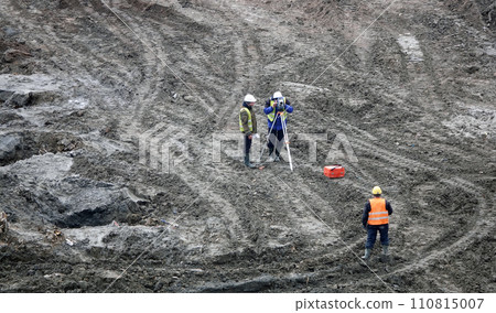 Kiev, Ukraine March 13, 2019: Workers - zero-cycle construction of the foundation of an entertainment center Kiev, Ukraine March 13, 2019: Workers - zero-cycle construction of the foundation of an entertainment center 110815007