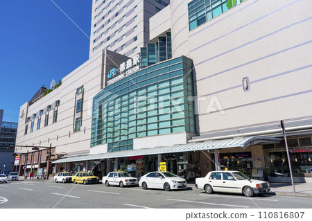 Taxi stand in front of JR Tokushima Station 110816807