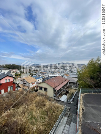 從山上看到的城市景觀 從山上看到的城市景觀 110816847