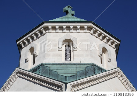 The chapel of the heart in Ars sur Formans, France 110818396