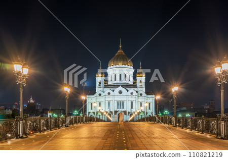 Cathedral of Christ the Savior and Patriarshy bridge at night in Moscow, Russia 110821219