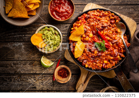Mexican chili con carne 110822375