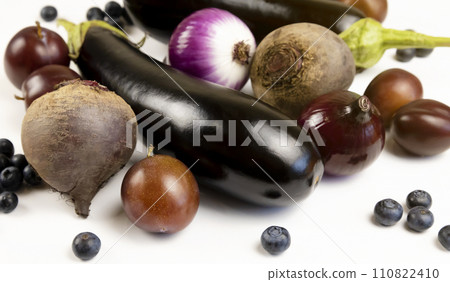 Close-up of a mix of fruits and vegetables for a healthy diet. 110822410