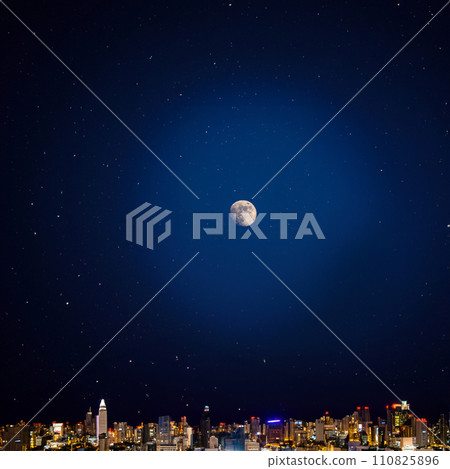 城市夜景與星空月亮插畫 城市夜景與星空月亮插畫 110825896
