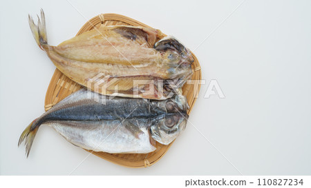 Dried horse mackerel (frozen) 110827234
