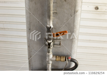 打開和關閉空氣管道的旋塞 打開和關閉空氣管道的旋塞 110829254