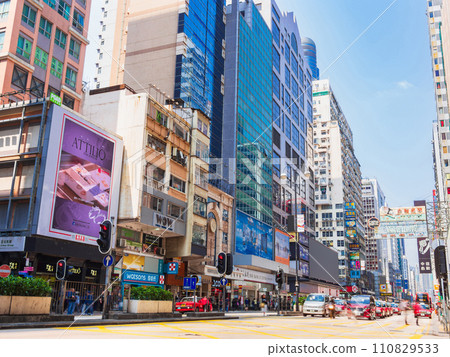 香港彌敦道 *部分軟焦點 110829533