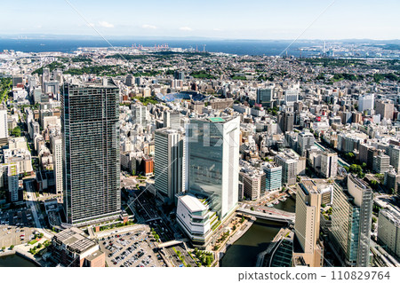 [Kanagawa Prefecture] The streets of Yokohama in sunny weather 110829764