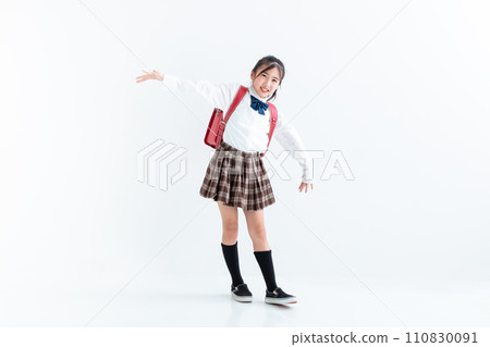 背著書包書包的女孩 背著書包書包的女孩 110830091