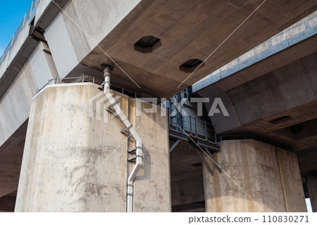 高速公路排水設備及檢查道路 110830271