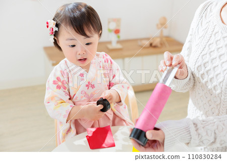 Crafts with parents and children: Making a kaleidoscope 110830284