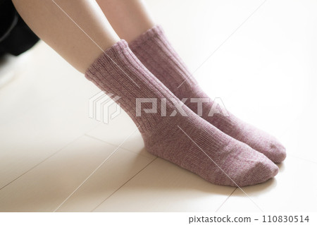 一個穿襪子的女人 一個穿襪子的女人 110830514