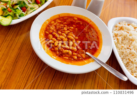 The national dish of Turkish cuisine Kuru Fasulye 110831496