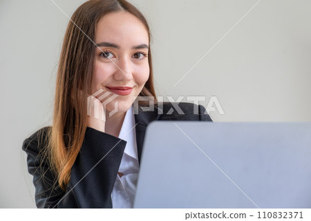 Businesswomen bookkeeper hand use laptop analysis the graph for Setting challenging business goals and ready to achieve target at home office 110832371
