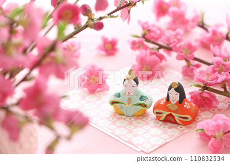 Doll's Festival Hina dolls and peach blossoms Doll's Festival Hina dolls and peach blossoms 110832534