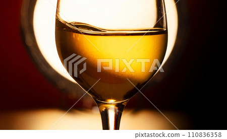白葡萄酒,酒杯 白葡萄酒,酒杯 110836358