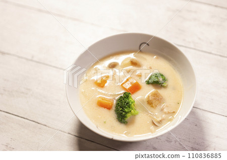 cream stew  110836885