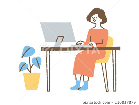 A woman working on a computer at home_color 110837879
