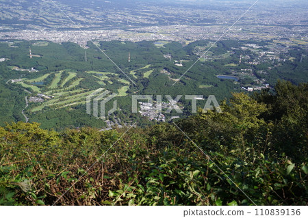 2023年10月2日，群馬縣澀川市，從水澤山展望台石佛附近眺望澀川市 110839136