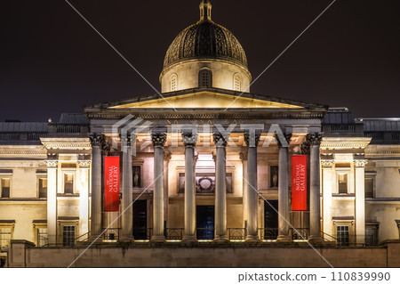 Night view of the National Gallery Museum (London, England) Night view of the National Gallery Museum (London, England) 110839990