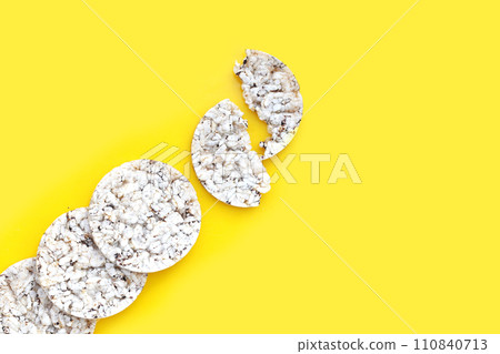 Round crispy rice crackers. Rice cakes Round crispy rice crackers. Rice cakes 110840713
