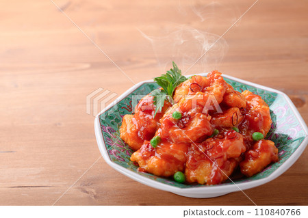 新鮮製作的蝦辣椒 110840766