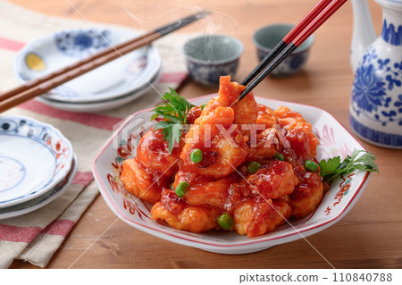 新鮮製作的蝦辣椒 110840788