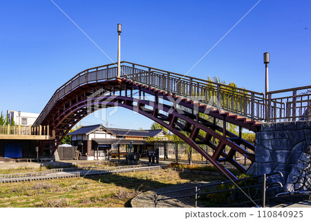 Suiun Bridge over the Maekawa River, Suigo Itako Iris Garden (Itako City, Ibaraki Prefecture) 110840925