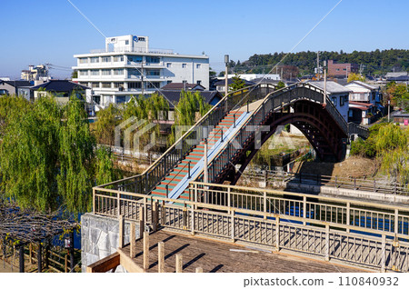 Suiun Bridge over the Maekawa River, Suigo Itako Iris Garden (Itako City, Ibaraki Prefecture) 110840932