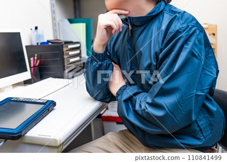 Work in a backyard office space Work in a backyard office space 110841499