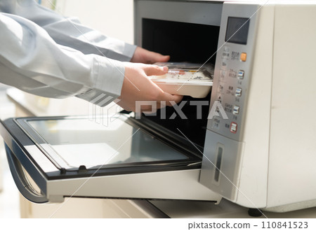 japanese box lunch, Electronics range, microwave oven 110841523