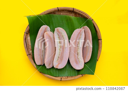 Boiled bananas. Delicious fruit dessert 110842087