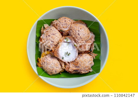 Khanom Krok, Thai coconut milk dessert. Coconut rice pancake 110842147