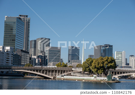 A view of Nakanoshima Park and the office district from Hachikenyahama A view of Nakanoshima Park and the office district from Hachikenyahama 110842176