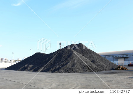 Crushed stone, coke, excavation residue 110842787