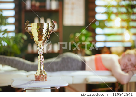 teenage girl in medical massage therapist cabinet 110842841