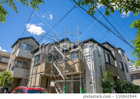 Scaffolding for detached houses Scaffolding for detached houses 110842844