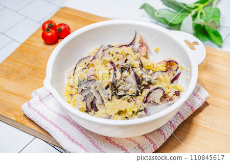 鹹海帶馬鈴薯沙拉 110845617