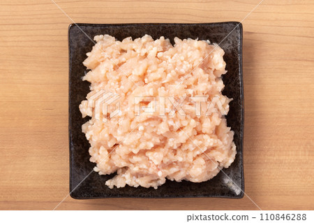 Domestic young chicken minced meat 110846288