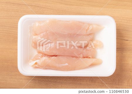 Domestic young chicken fillet 110846530