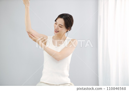 美女圖片皮膚護理上臂 110846568